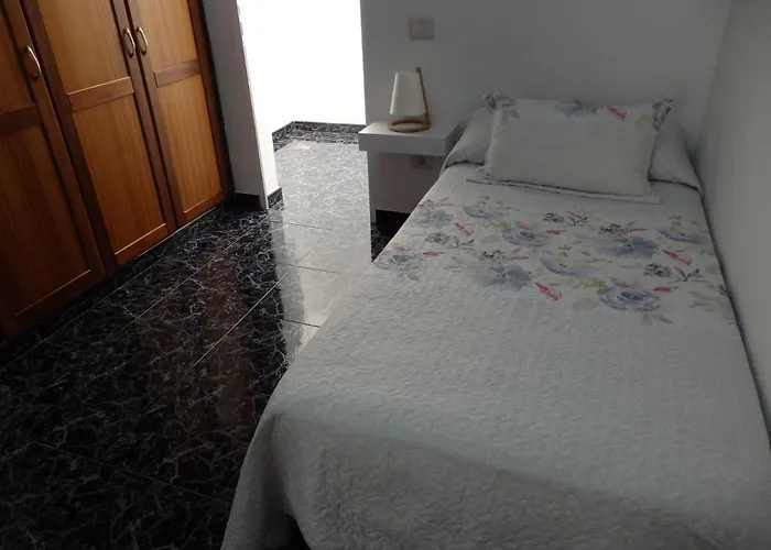 Toni's * Arinaga